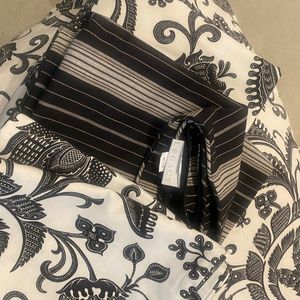 Luxury Bedding -Duvet, Pillow shams, 2  patterned, 2 strip Euro shams